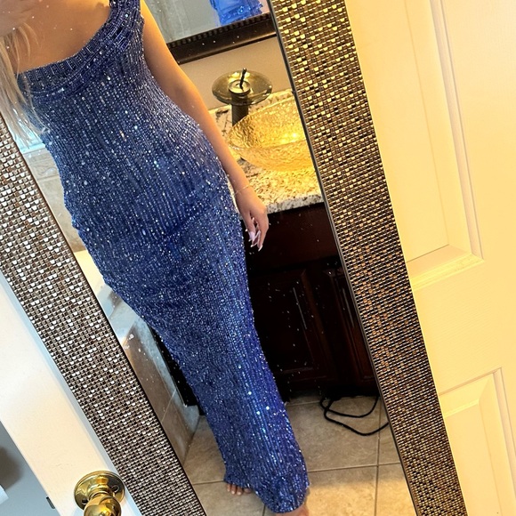 Elegant Strapless Blue Sequin Gown - Picture 6 of 7